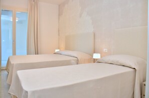 1 chambre, fer et planche à repasser, accès Internet, draps fournis