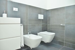 Shower, hair dryer, towels - Coastal studio seaside calm with balcony (Bibione)