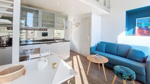 Kaffetrakter/tekoker, kjøleskap, mikrobølgeovn og vannkoker