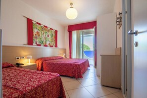 1 bedroom, iron/ironing board, Internet, bed sheets - Seaside bliss- flat with lovely views (Bibione)