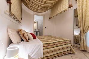 2 chambres, fer et planche à repasser, accès Internet, draps fournis