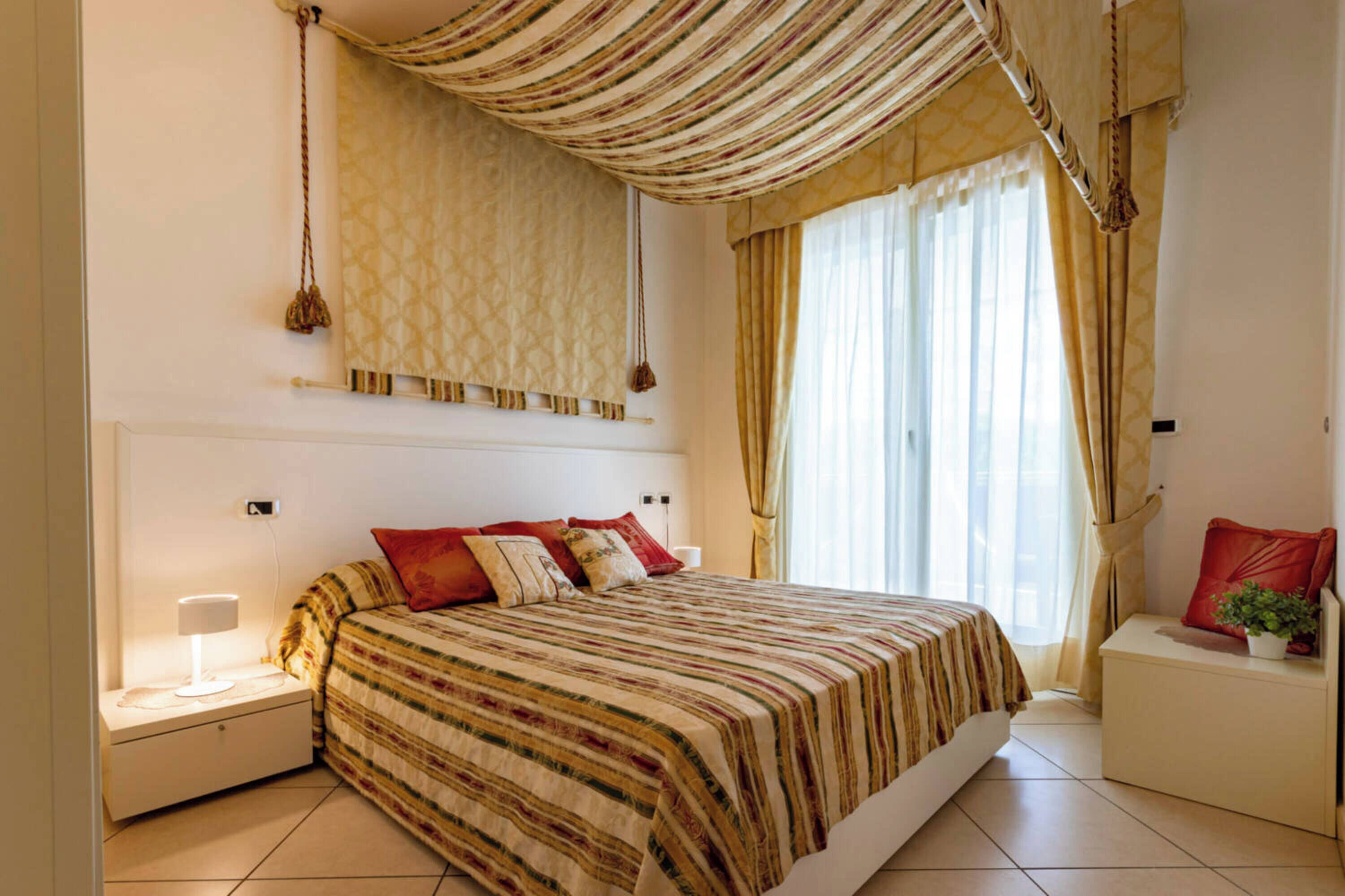 3 bedrooms, iron/ironing board, Internet, bed sheets