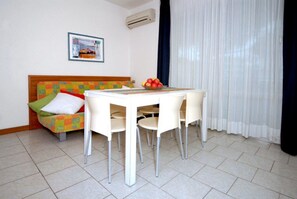 Dining - Coastal comfort flat just 400m from the beach (Bibione)