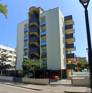 Esterni