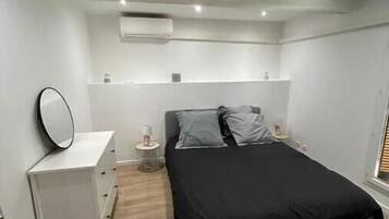 1 chambre, fer et planche Ă repasser, Wi-Fi gratuit, draps fournis