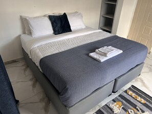 2 bedrooms, WiFi, bed sheets