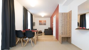 Unclassified image, 5 of 6, button - Tabor Dream (Vienna)