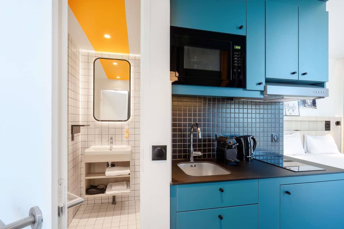 Studio, 1 Double Bed | In-room safe, individually furnished, desk, laptop workspace