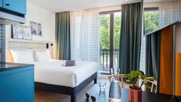 Studio, 1 Doppelbett | Zimmersafe, individuell eingerichtet, Schreibtisch
