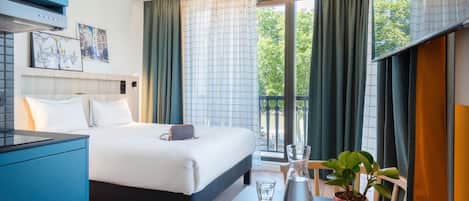 In-room safe, individually furnished, desk, laptop workspace
