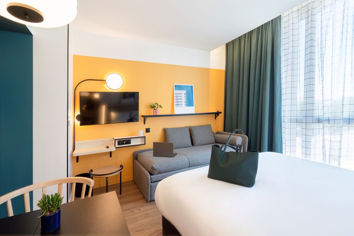 Studio, Multiple Beds | In-room safe, desk, laptop workspace, blackout drapes