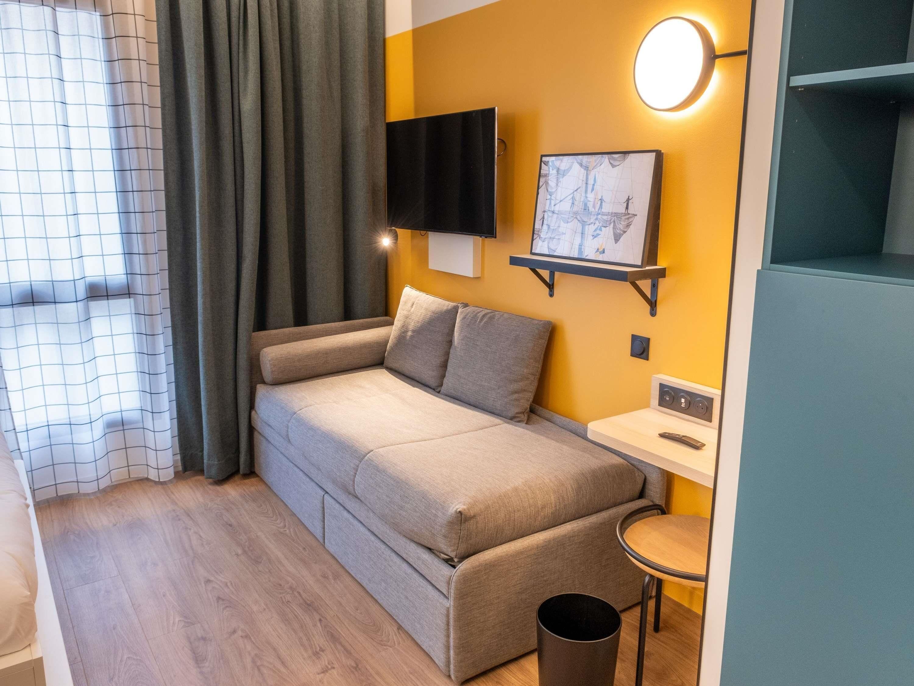 Studio, Multiple Beds | In-room safe, individually furnished, desk, laptop workspace