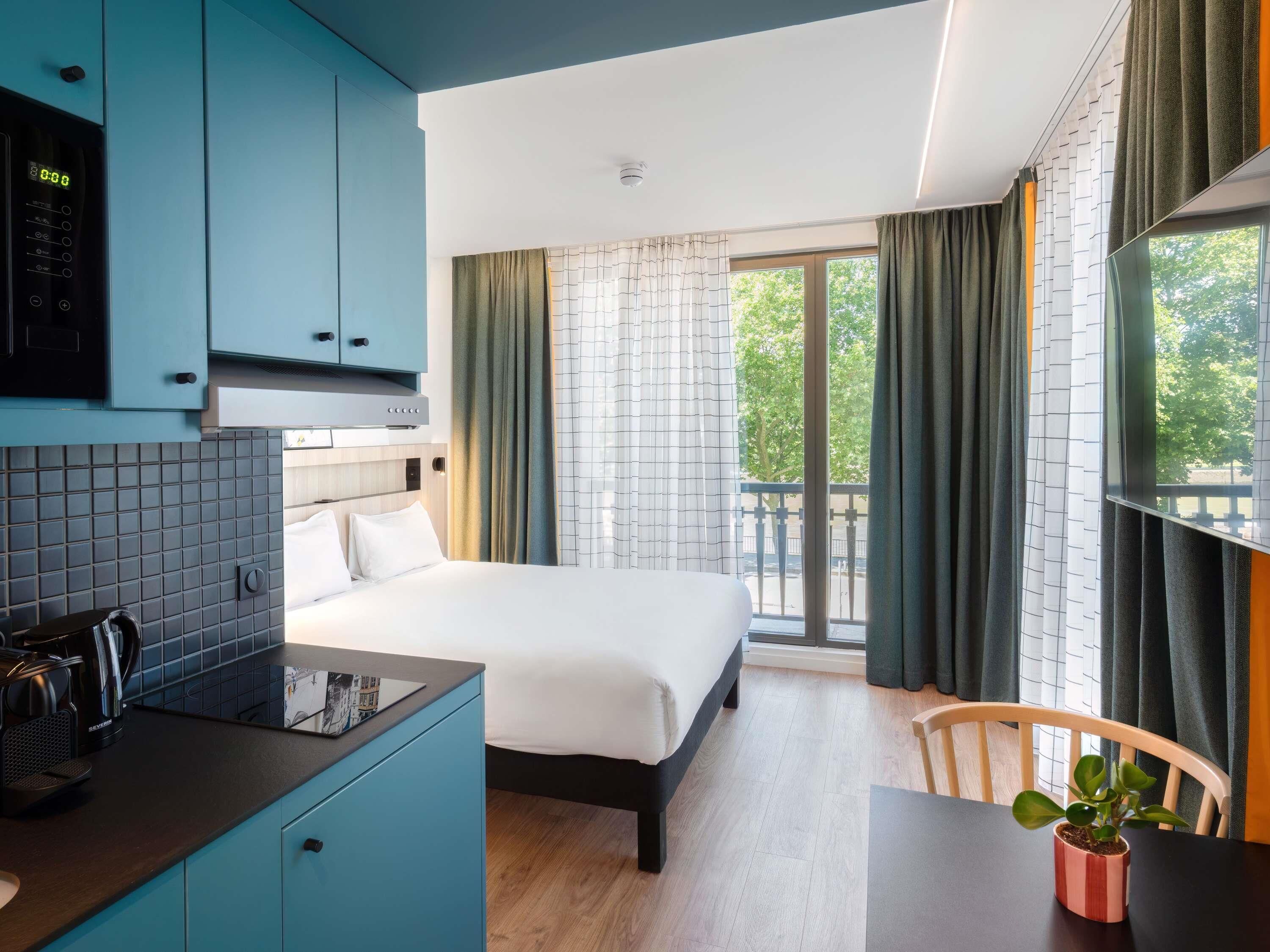 Studio, 1 Double Bed | In-room safe, individually furnished, desk, laptop workspace