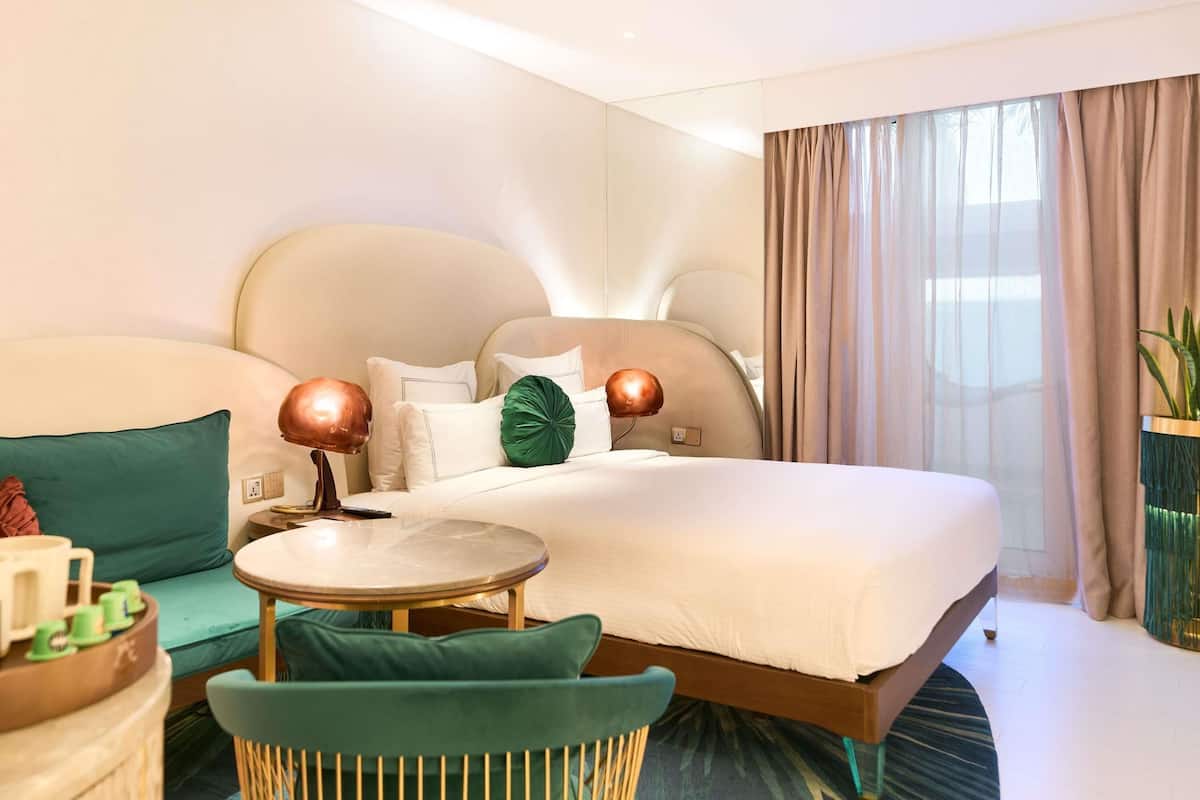 Deluxe Room, 1 King Bed