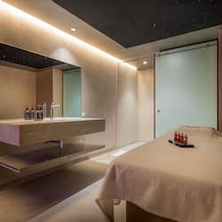 Salas de tratamiento para parejas, sauna y baño de vapor