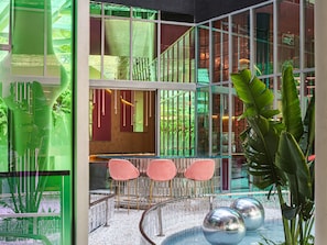 Lobby lounge