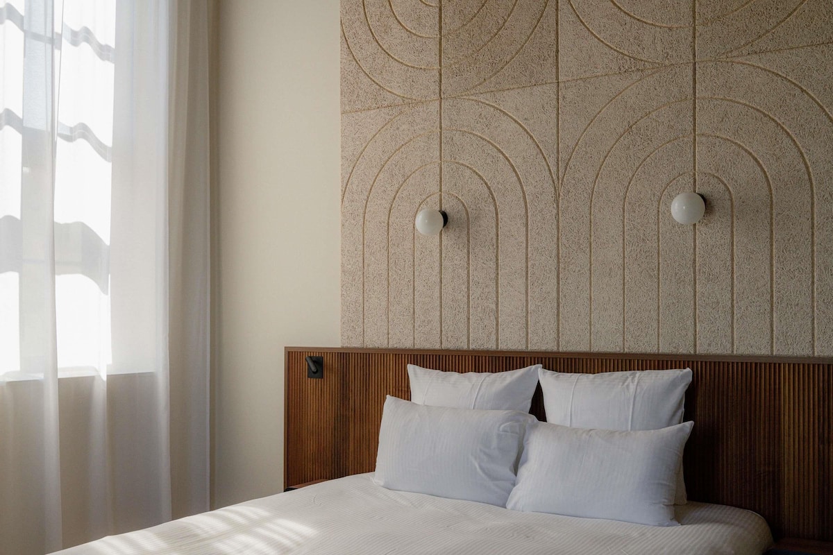 Suite junior, 1 cama de matrimonio grande, vistas al río (Deluxe) | Caja fuerte, cortinas opacas, sistema de insonorización y wifi gratis