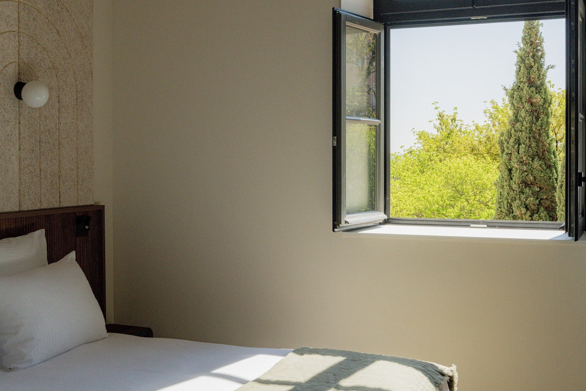 Superior Room, 1 Double Bed | In-room safe, blackout drapes, soundproofing, free WiFi