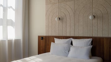Junior Suite, 1 King Bed, River View (Deluxe)