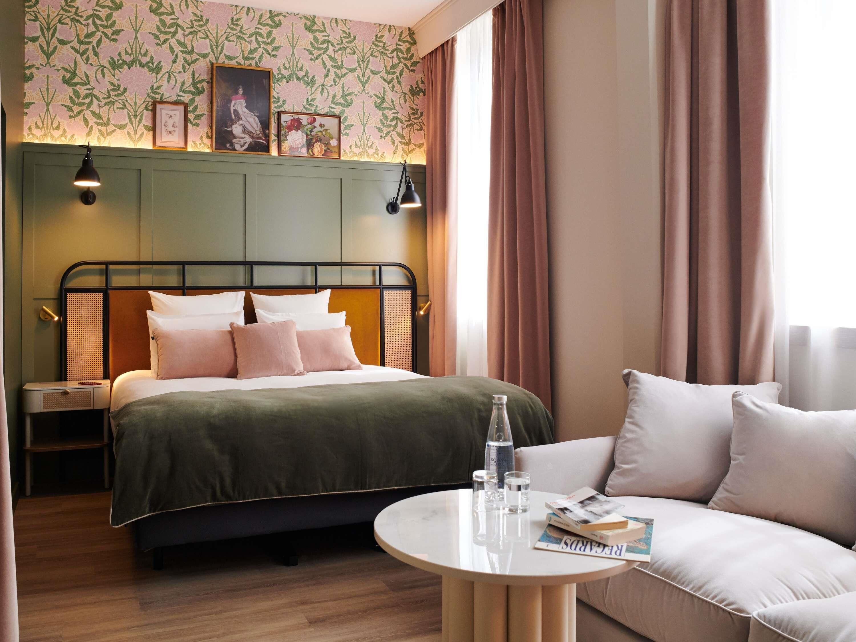 Seprai premium, bantalan ekstra lembut, dan brankas