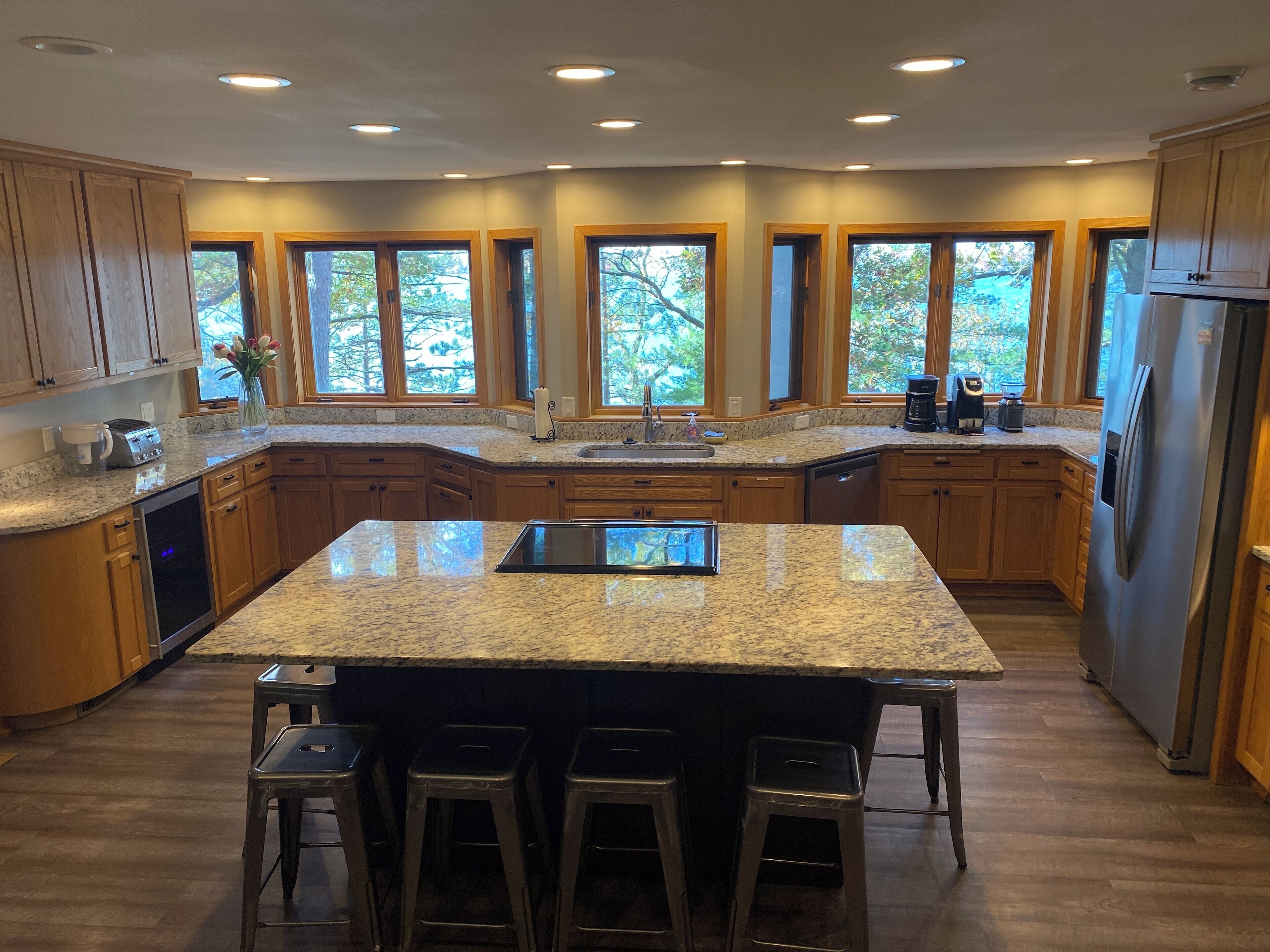 冰箱、微波炉、烤箱、炉灶