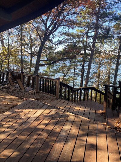 Sleepy Deer Chalet!  Spacious, Well-Appointed home on Beautiful Lake Wapogasset!