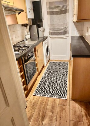 Ferienhaus | Eigene Küche | Kühlschrank, Mikrowelle, Ofen, Herdplatte