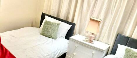 บ้านพัก | 3 ห้องนอน, เตารีด/โต๊ะรีดผ้า, Wi-Fi ฟรี, ผ้าปูที่นอน