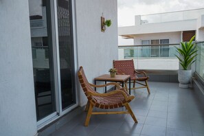 Hiên