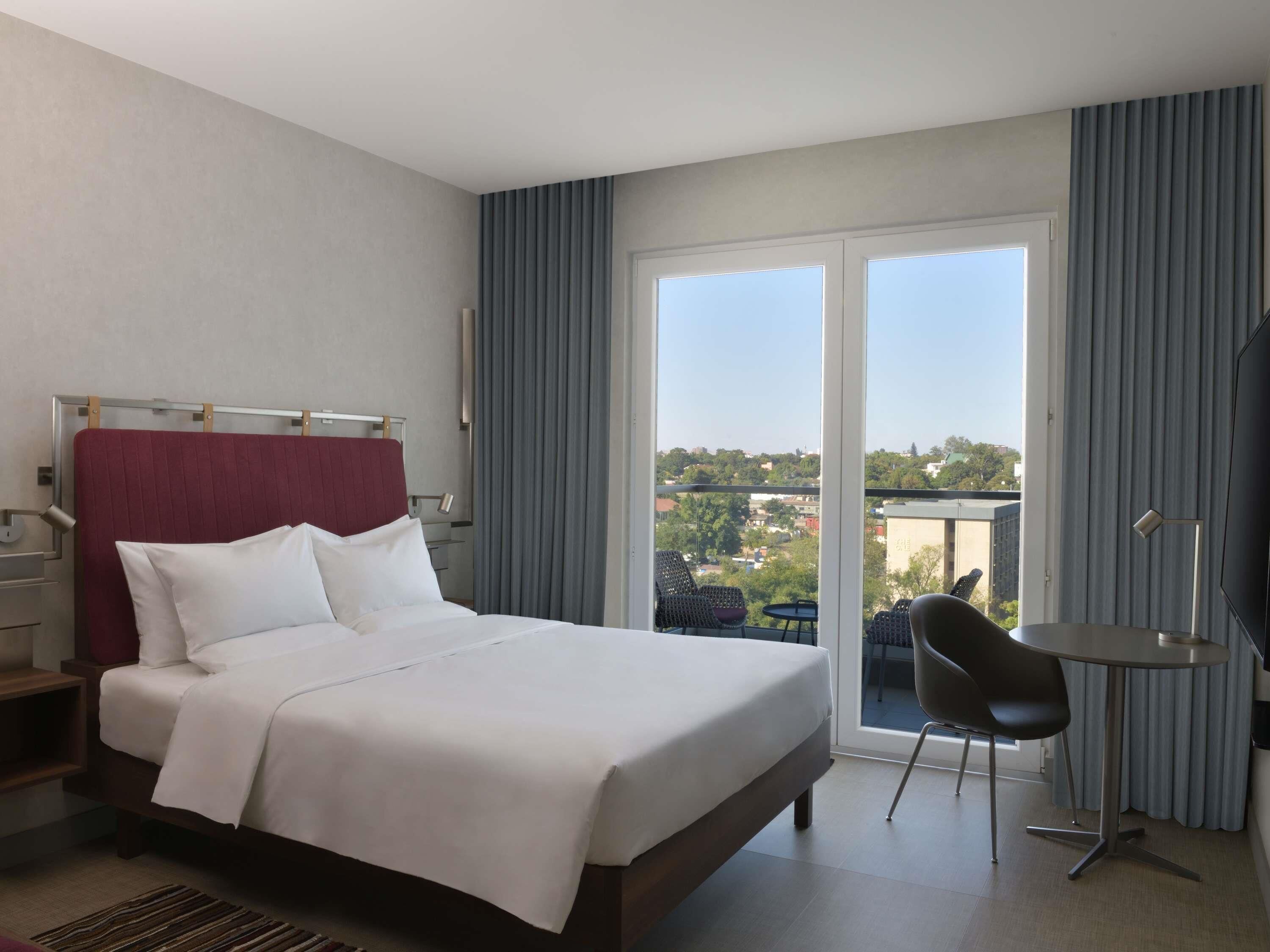 Standard Room, 1 Double Bed, Accessible, Sea View | Hypo-allergenic bedding, minibar, in-room safe, desk