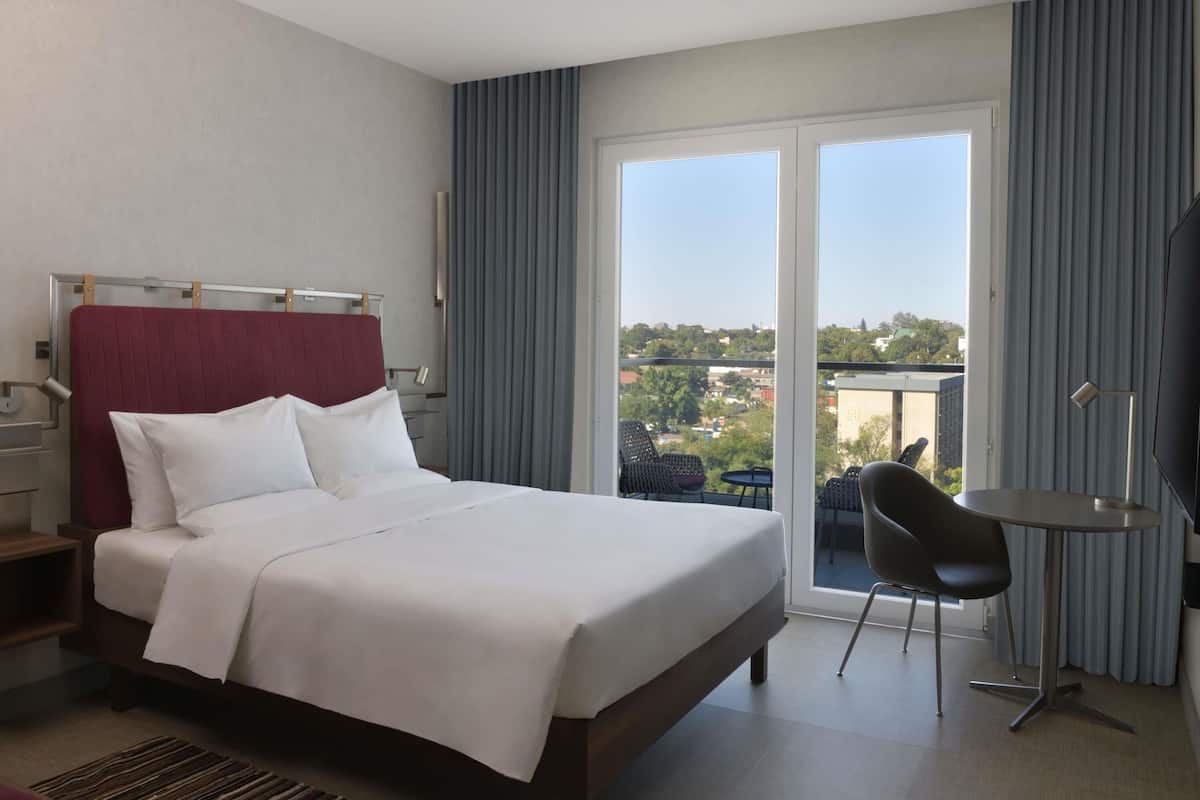 Standard Room, 1 Double Bed, Accessible, Sea View | Hypo-allergenic bedding, minibar, in-room safe, desk