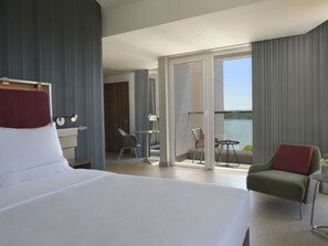 Suite junior, 1 cama King size | Ropa de cama hipoalergénica y minibar 