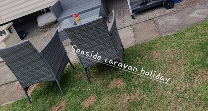 Immaculate 2-bed Caravan at Skipsea Sands