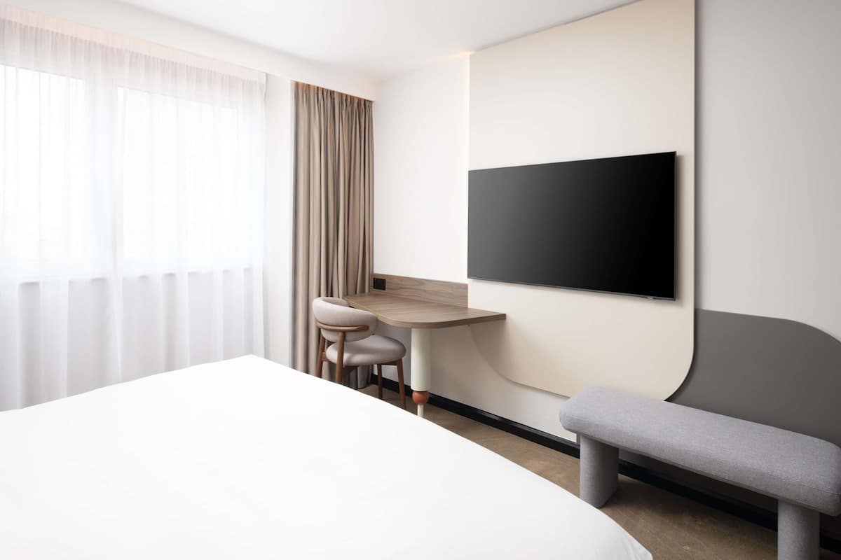 In-room safe, desk, laptop workspace, travel cot