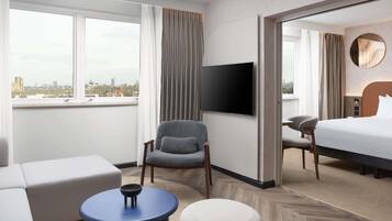Suite Junior, 1 très grand lit, vue ville (High Floor) | Vue sur la ville