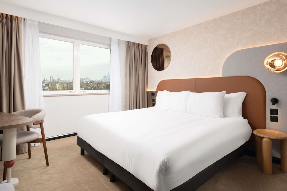 Privilege, 디럭스룸, 킹사이즈침대 1개, 시내 전망 | 객실 내 금고, 책상, 노트북 작업 공간, 여행용 아기침대