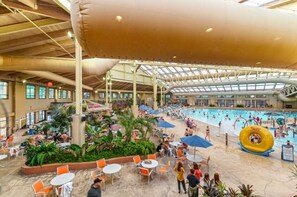 Piscina coperta, piscina all'aperto