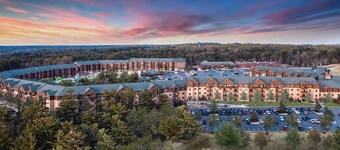 2Bed/2Bath Deluxe Unit in Our Dells Resort w/Access to Wilderness Territory!