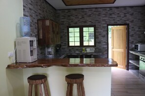 Full-sized fridge, microwave, electric kettle, toaster