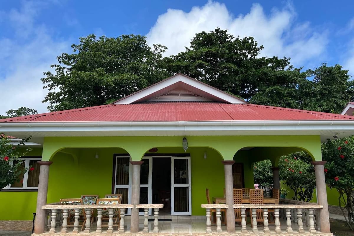 Casa familiar | Vista frontal de la propiedad