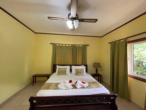 1 bedroom, in-room safe, iron/ironing board, free WiFi