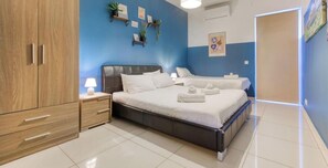 Desk, iron/ironing board, travel cot, WiFi