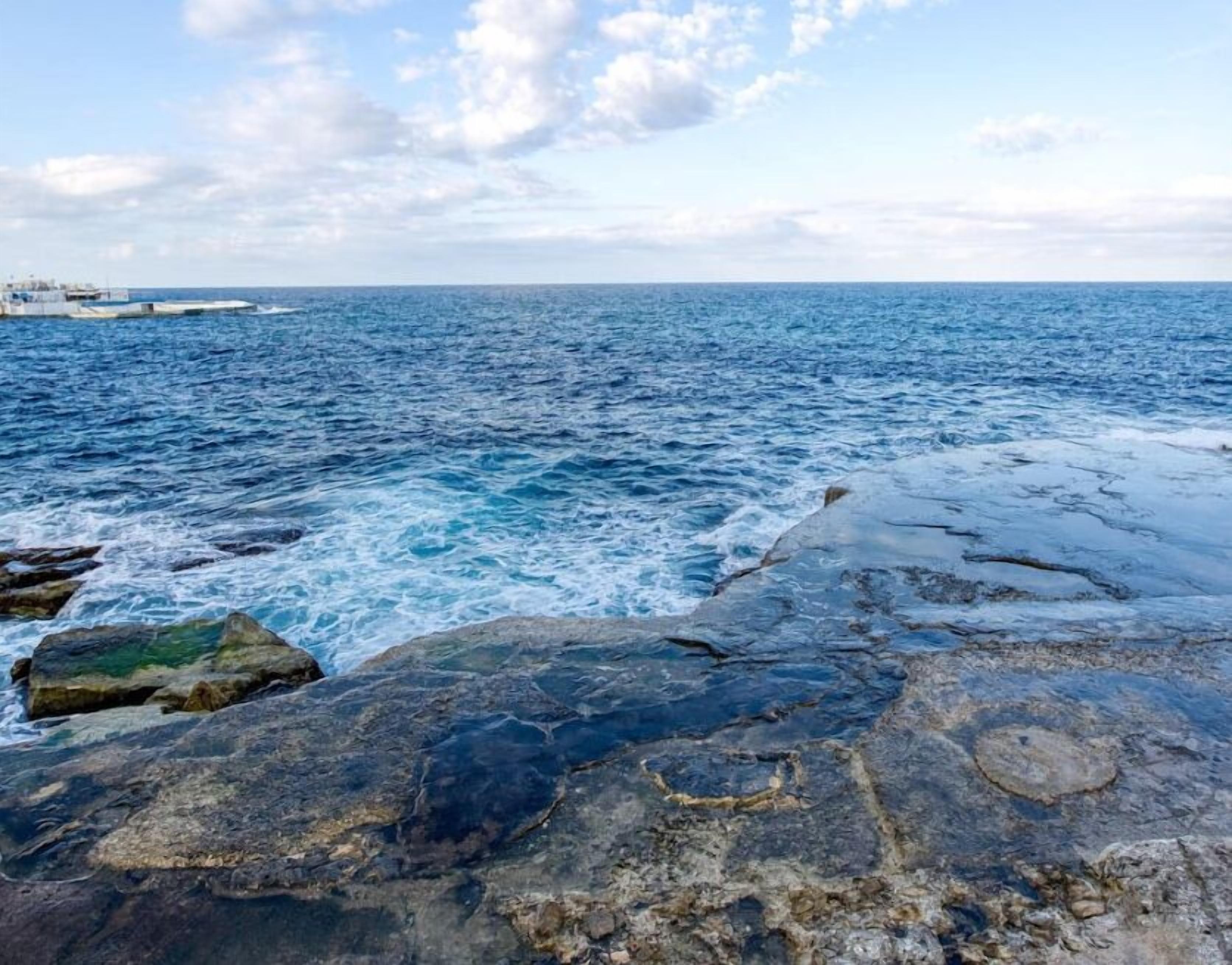 Una spiaggia nelle vicinanze