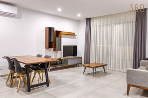 Interior - Stylish Swieqi 2BR Apt with Pool Access, Wifi & AC (Is-Swieqi)