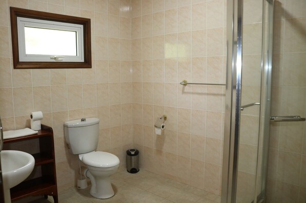 Bathroom - La Digue Holiday Villa  (La Digue)