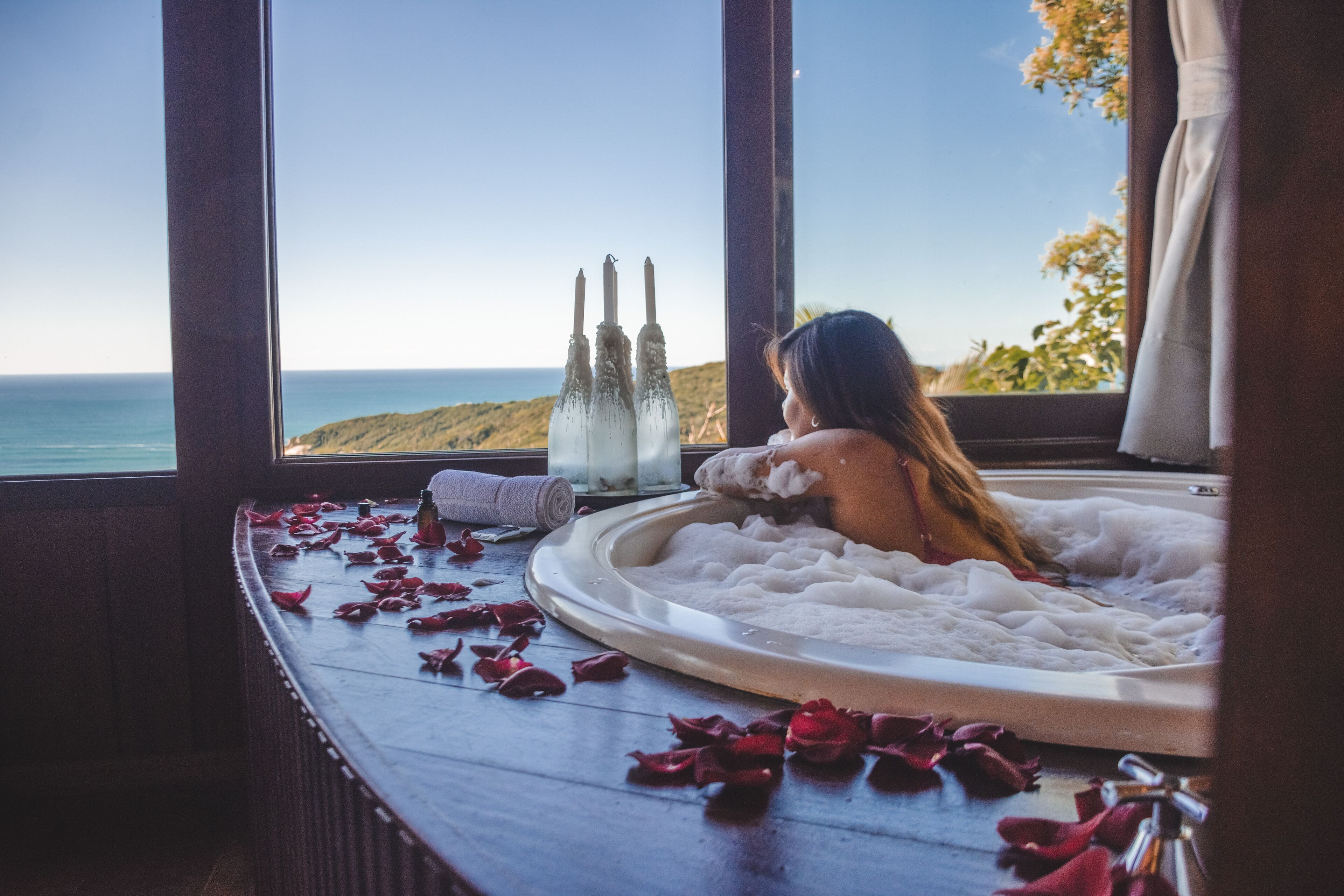 Panoramic Chalet | Private spa tub