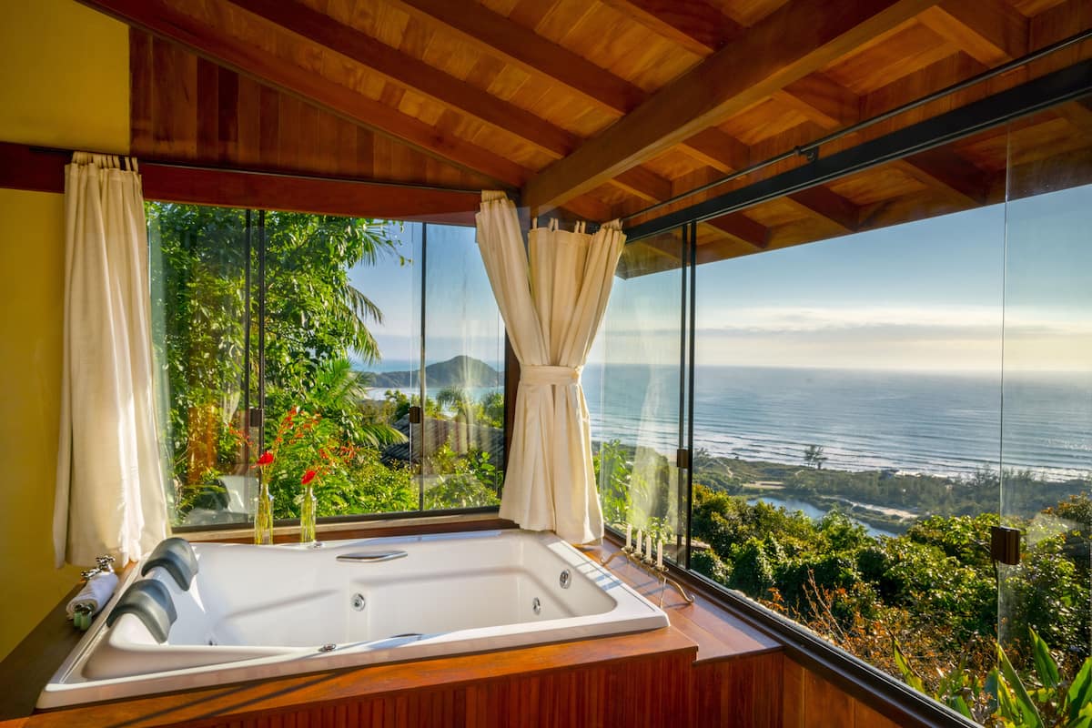 Romantic Chalet | Private spa tub
