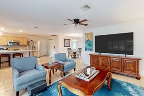 TV - Dog-friendly sunny stay with private pool, patio, full kitchen, sunroom & W/D (Venice)
