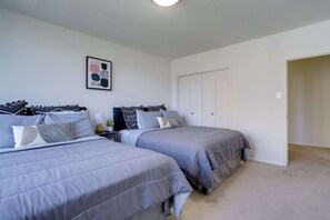 Leilighet – business | 2 soverom, sengetøy av topp kvalitet, skrivebord og blendingsgardiner