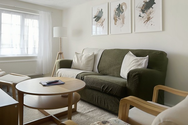 Apartment | Living area | Flat-screen TV